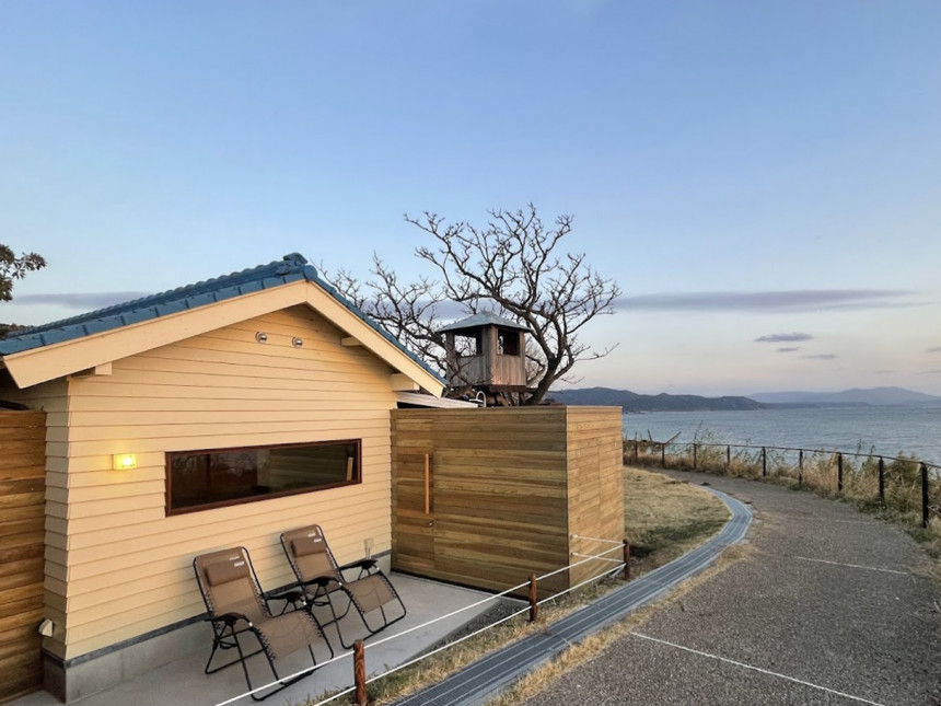 小学校の体育倉庫を絶景サウナに！ 